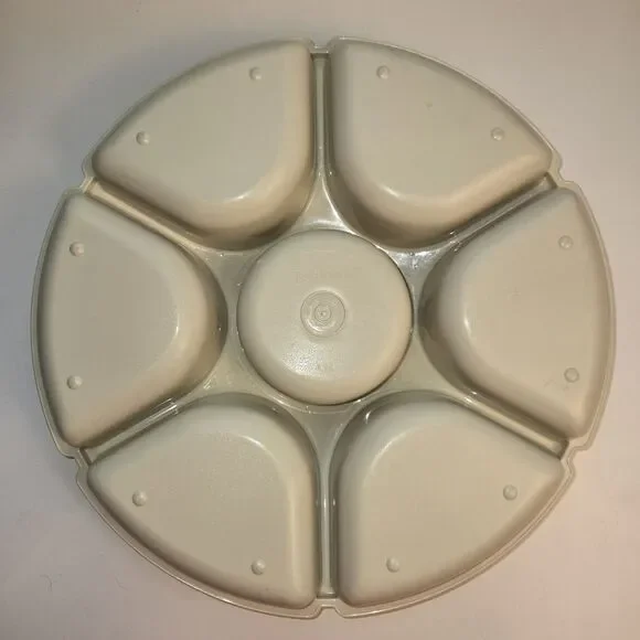 Vintage Tupperware Almond Divided Vegetable Fruit Chip & Dip Serving Tray & Lid - Picture 4 of 7